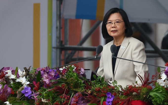 台湾総統「軍事衝突は選択肢にない」